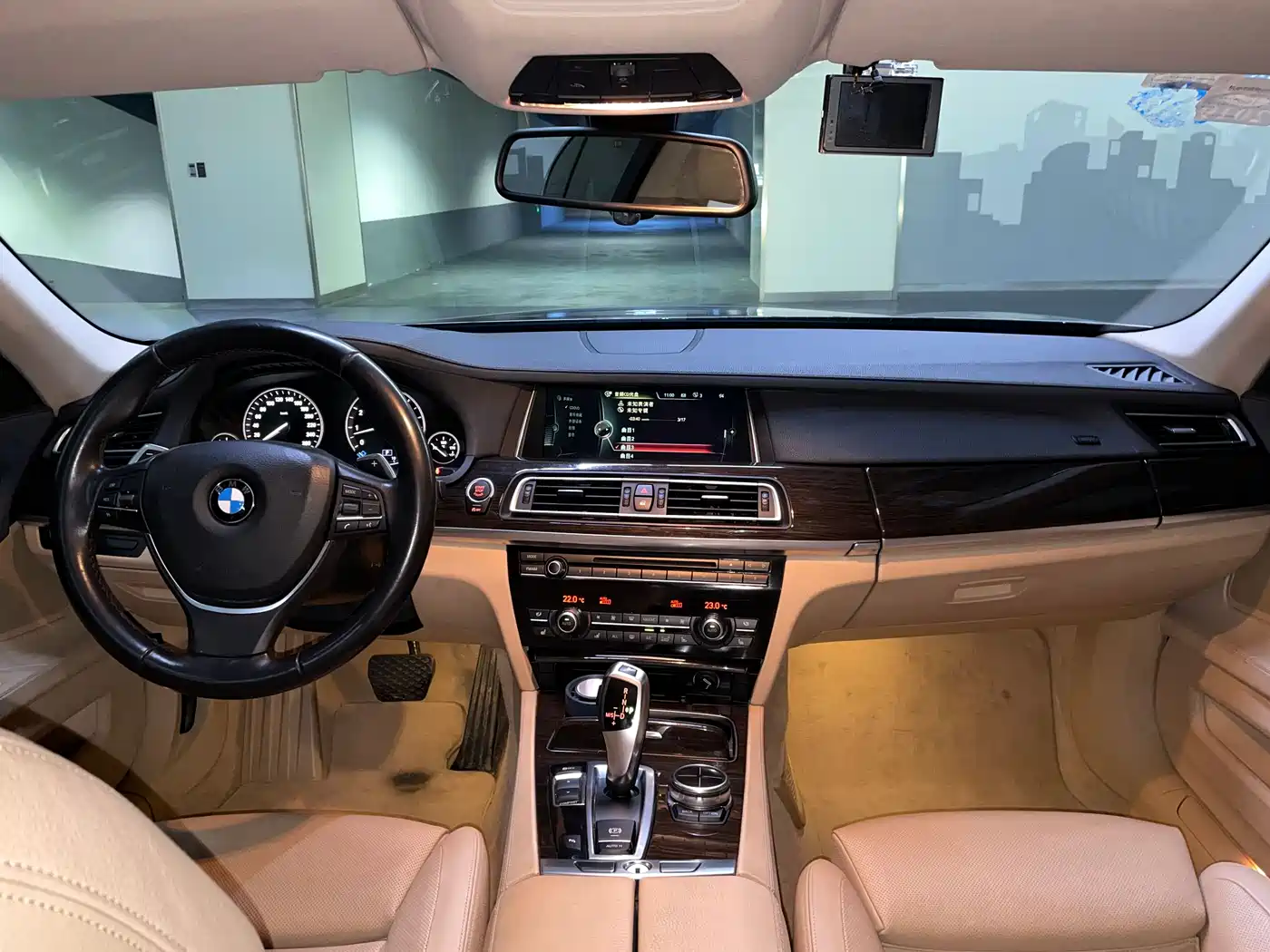 BMW 7 Series 2013 Model 740Li Leading фото 20