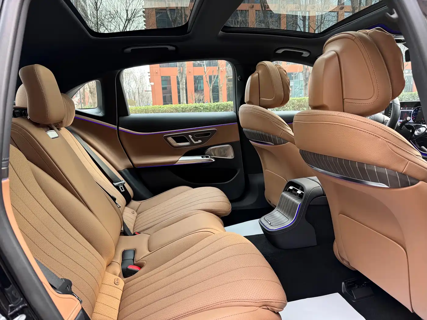 Mercedes-Benz E-Class 2024 Model E 300 L Luxury фото 13