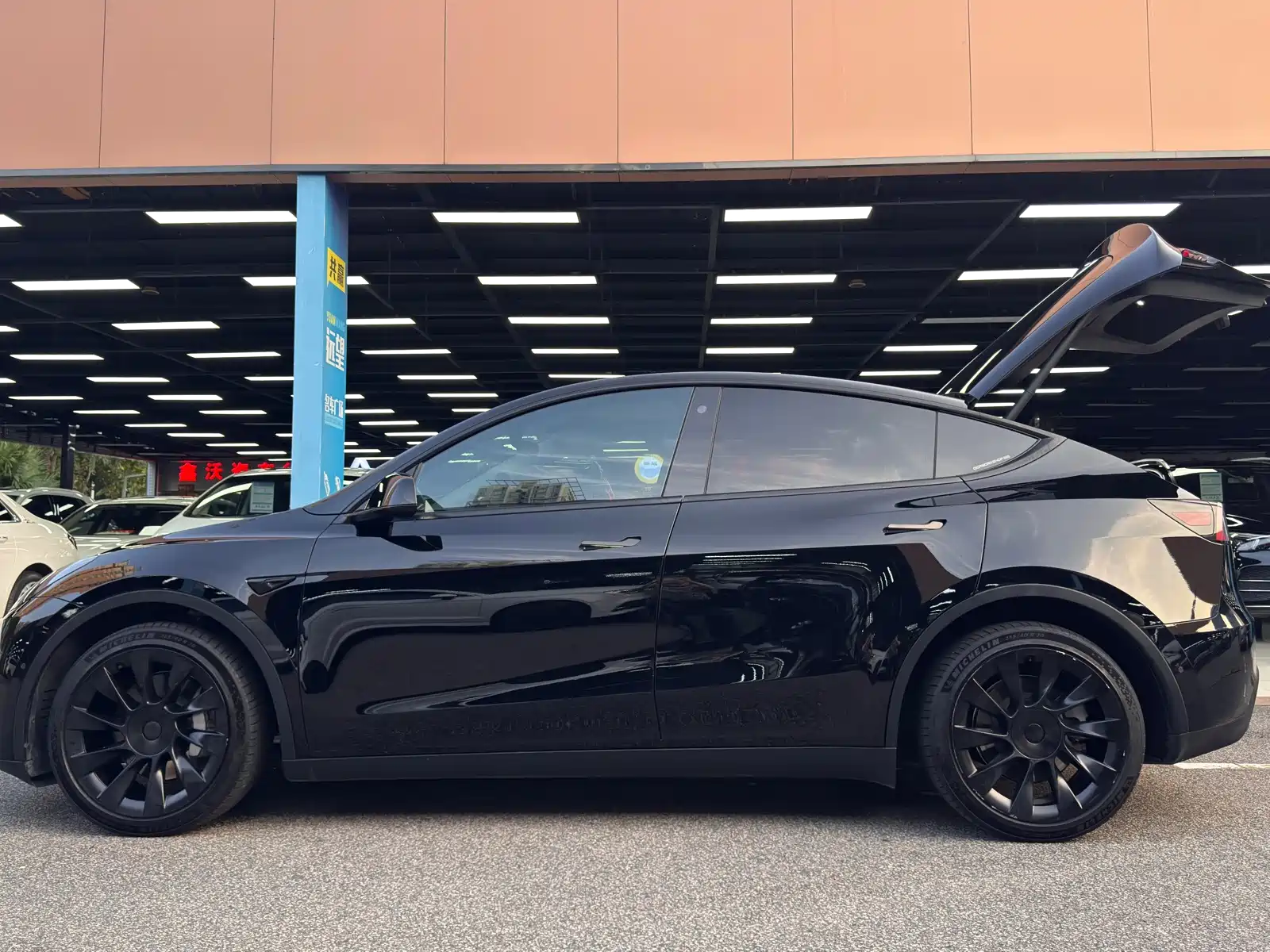 Фото 4 - Tesla Model Y