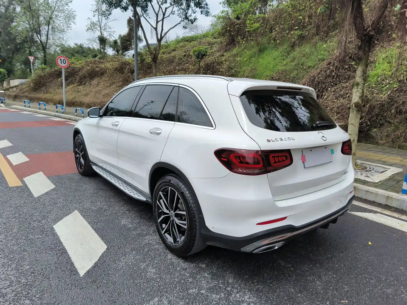 MERCEDES-BENZ GLC