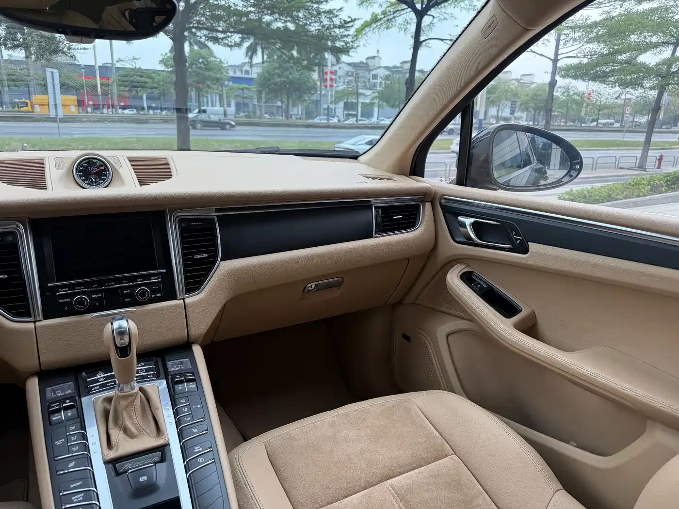 Porsche Macan 2016 Macan 2.0T фото 18