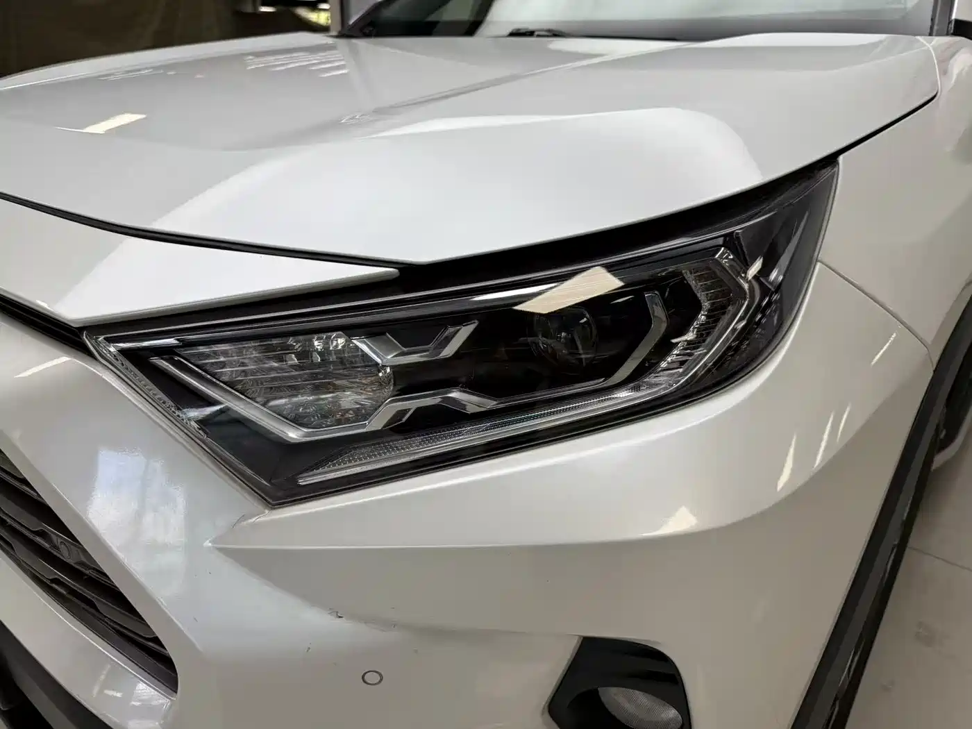 Toyota RAV4 Rongfang 2020 2.0L CVT 4WD Premium Edition фото 4