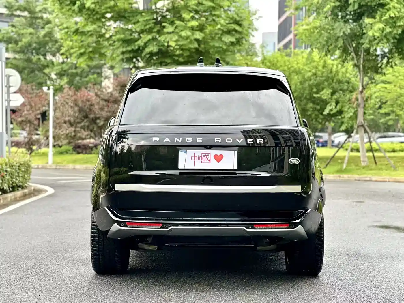 Land Rover Range Rover 2024 3.0 L6 400PS Genesis Extended фото 17
