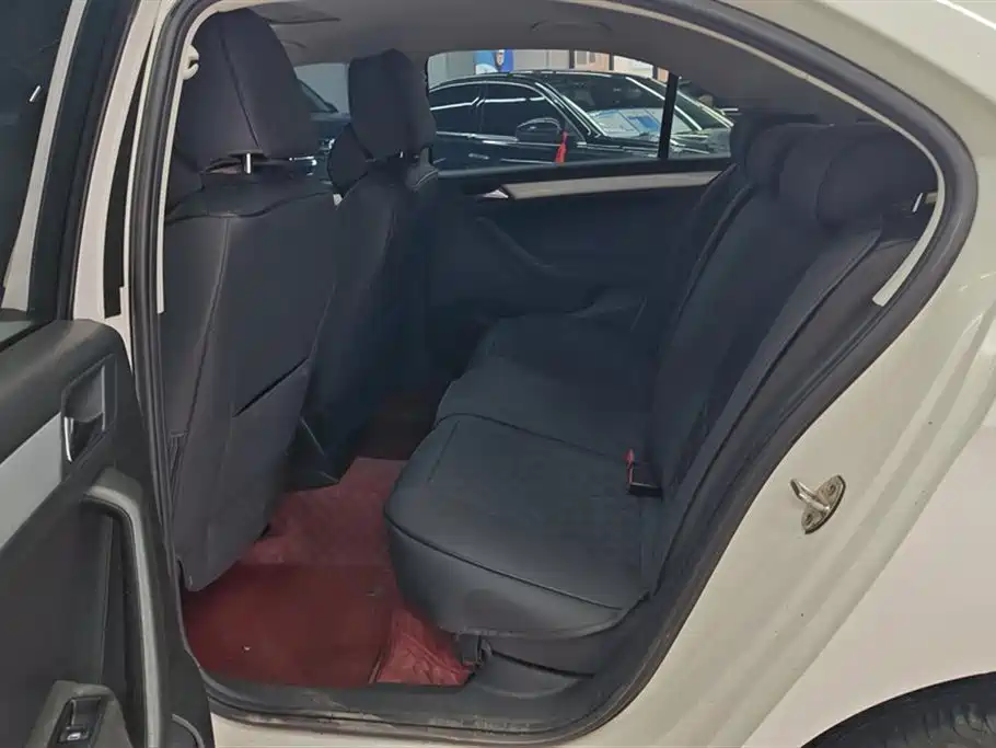 Volkswagen Jetta 2015 Value Edition 1.6L Manual Comfort фото 11