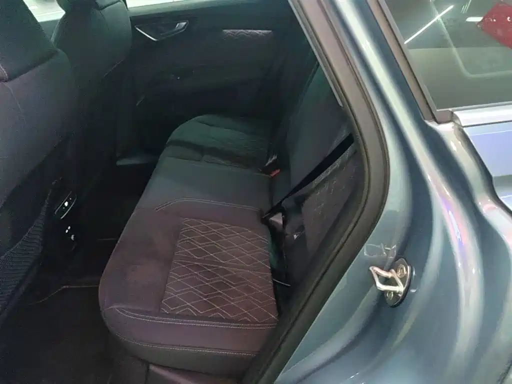 Audi Q4 e-tron 2022 50 e-tron quattro Innovation Edition фото 17