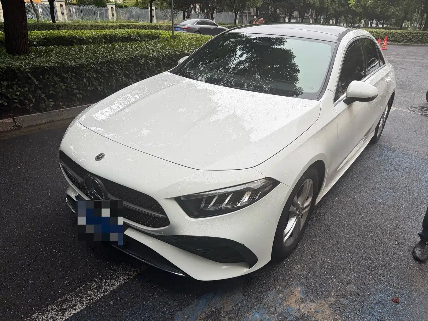 Mercedes-Benz A-Class 2023 A 180 L — фото 1