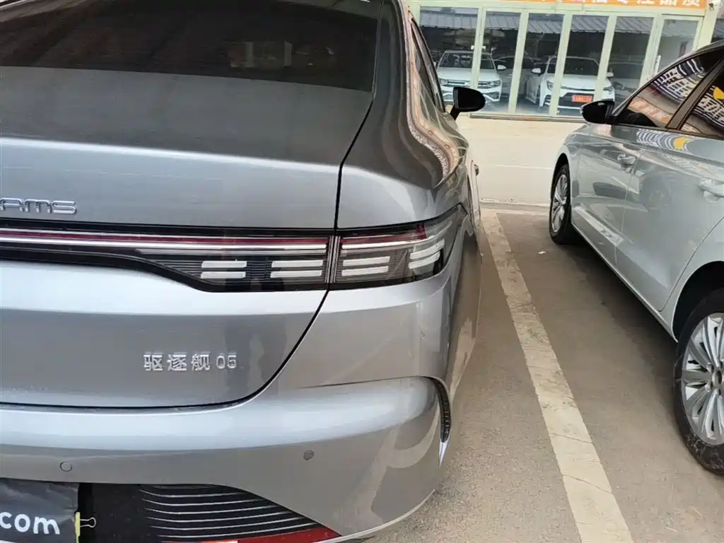 BYD Destroyer 05 2024 Glory Edition DM-i 55KM Luxury фото 8