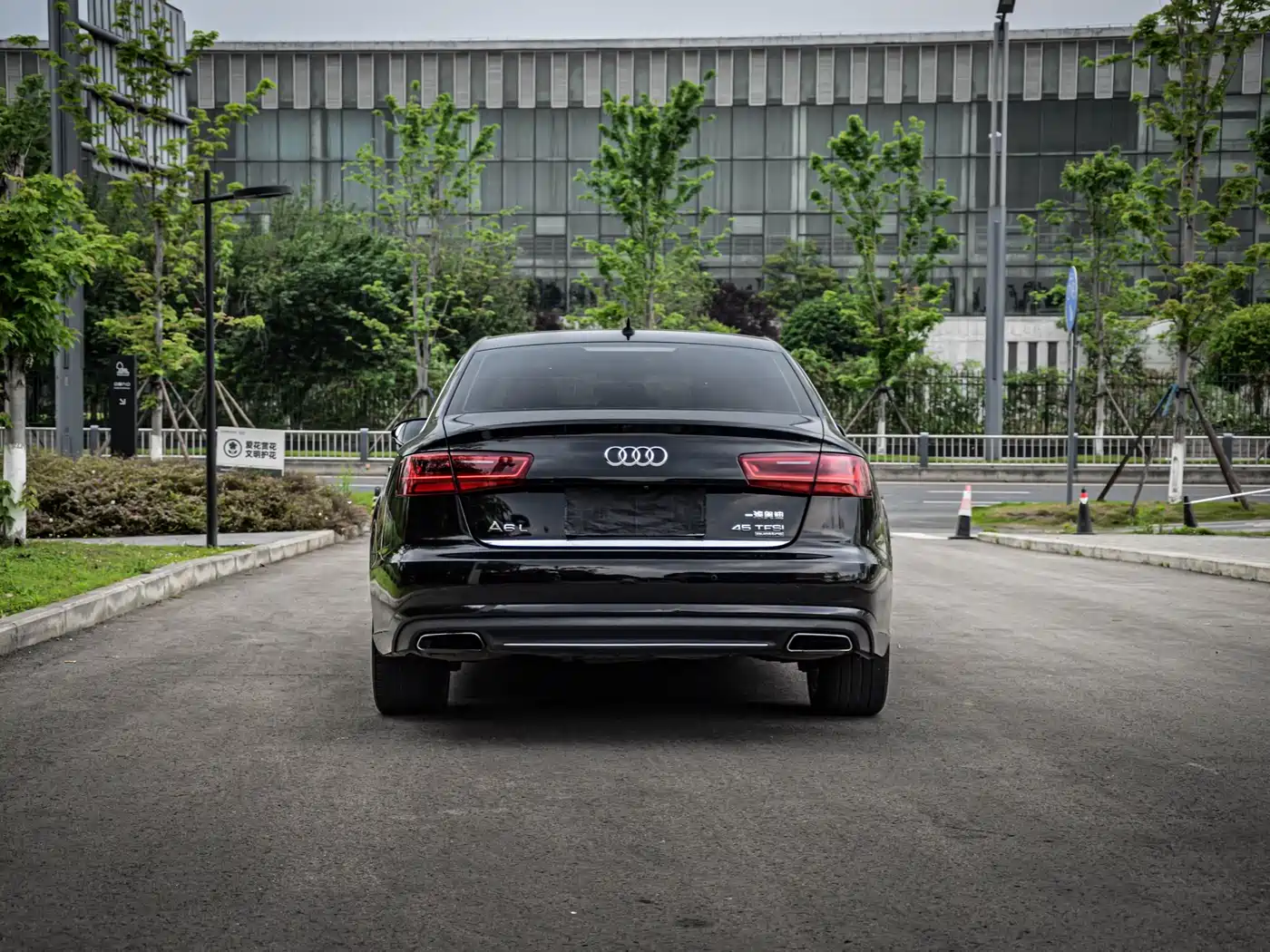 Audi A6L 2018 30th Anniversary 45 TFSI quattro Sport фото 4