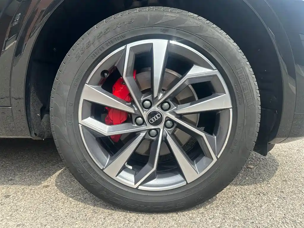 Audi Q5L 2024 Model 40 TFSI Luxury Dynamic фото 22