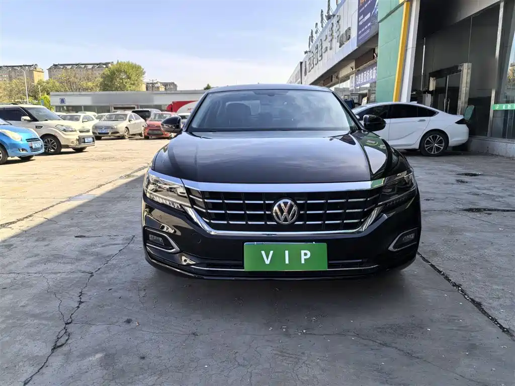 Volkswagen Passat 2019 330TSI Luxury Edition China VI фото 3