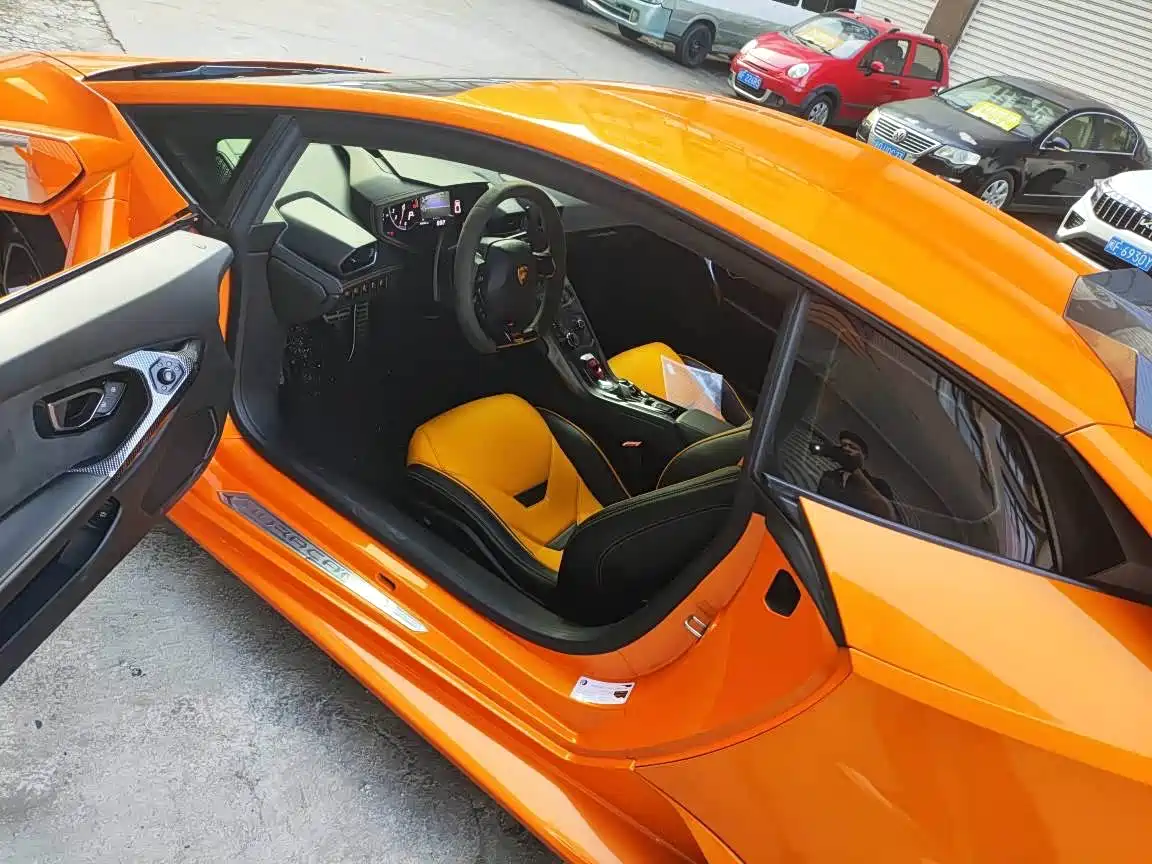 Фото 4 - Lamborghini Huracán