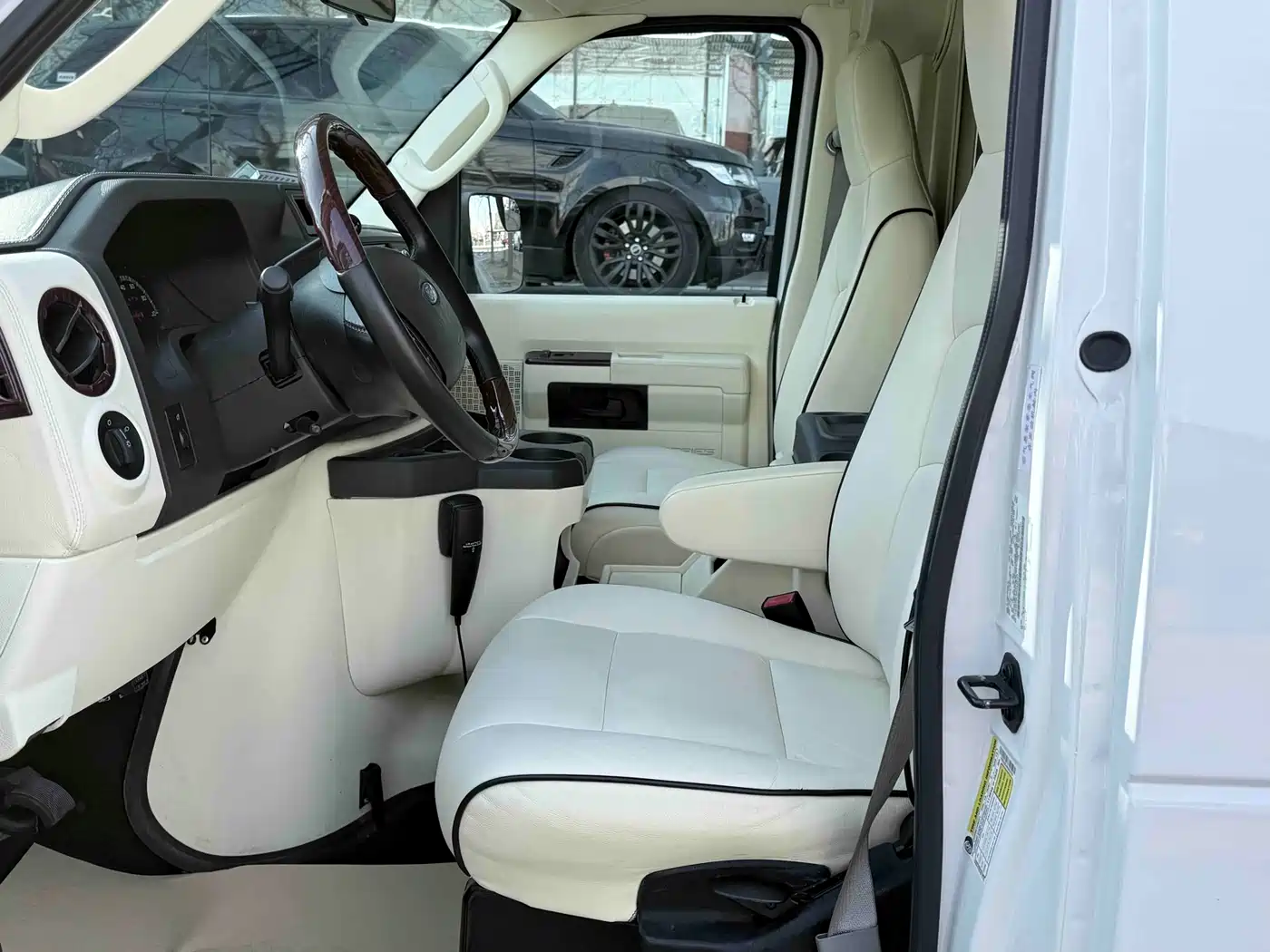 Ford E350 2015 2011 5.4L Platinum Limited Edition