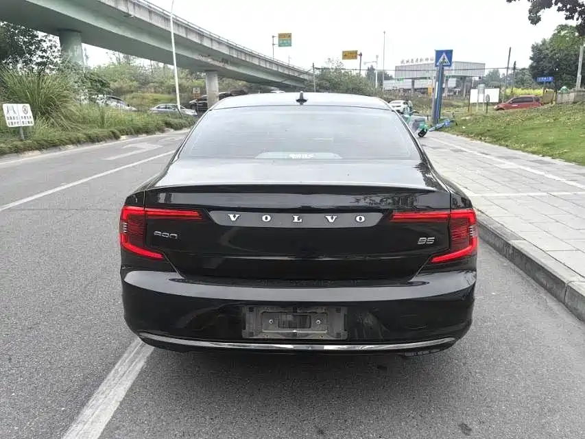 Volvo S90 2023 B5 Intelligent Comfort Luxury Edition фото 9