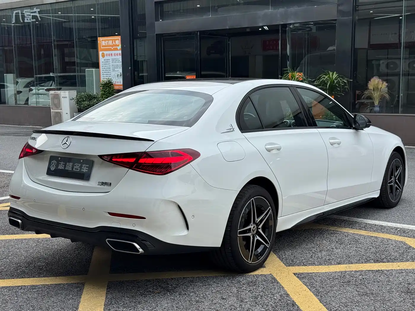 Mercedes-Benz C-Class 2024 C 260 L Night Edition Sport фото 13