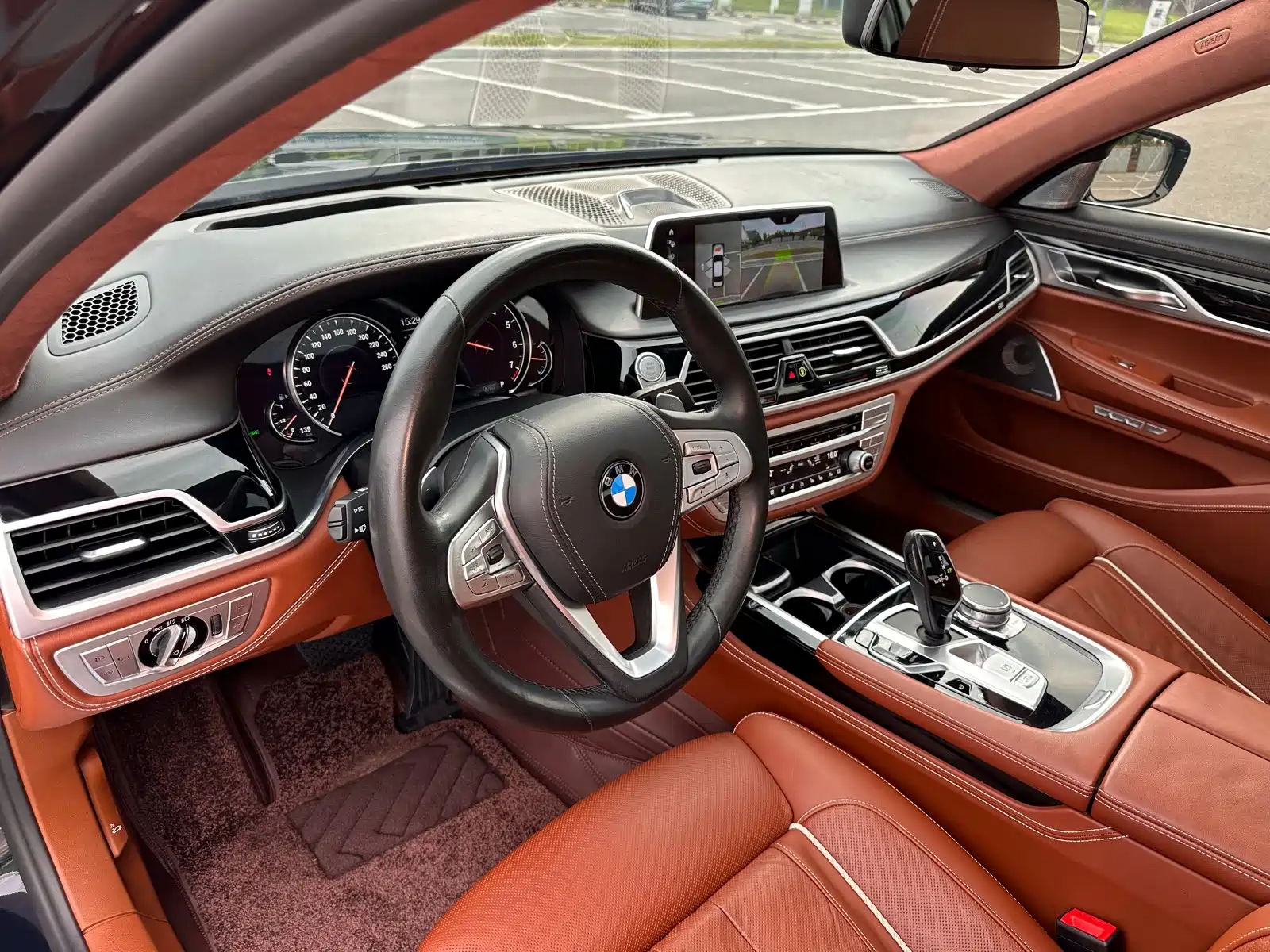 Фото 36 - BMW 7 Series