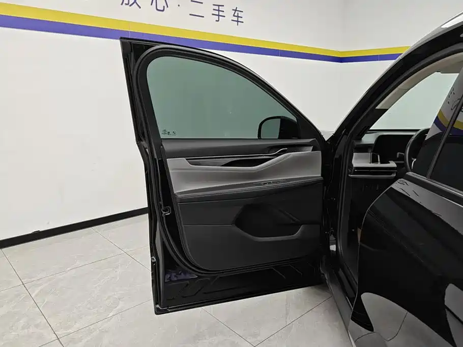 Фото 7 - Ford Edge