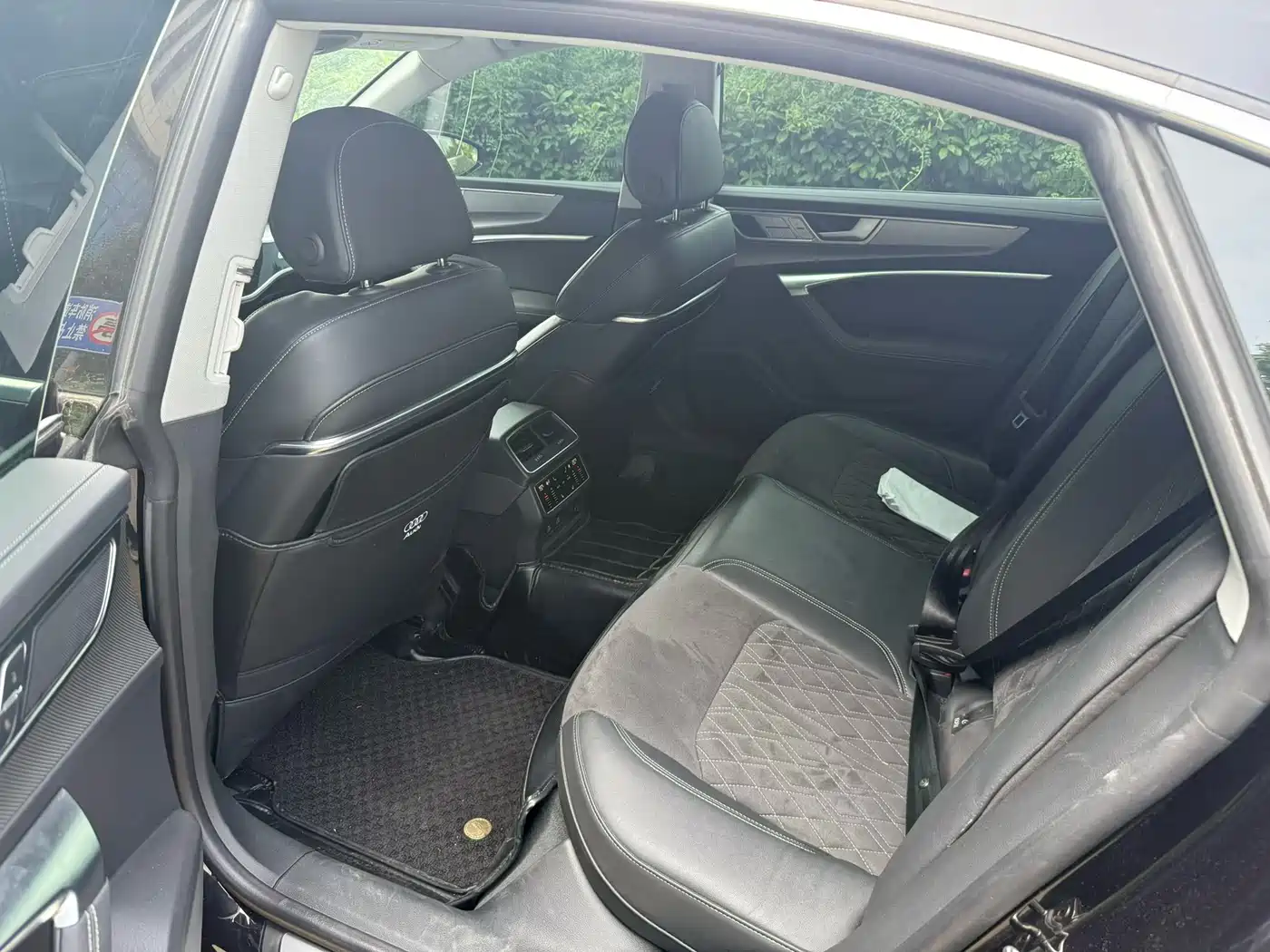 Фото 6 - Audi A7L