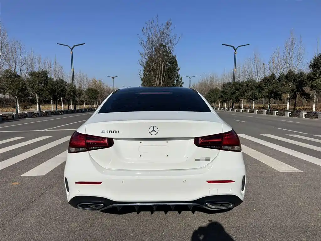 Mercedes-Benz A-Class 2020 A 180 L Sport Sedan фото 8