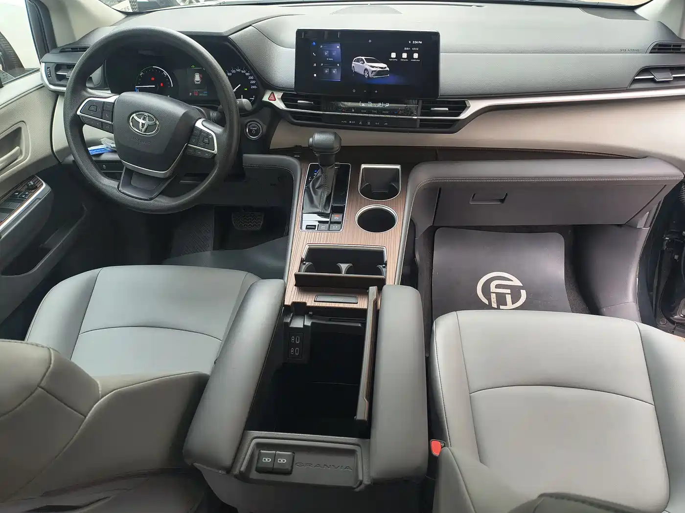 Toyota Granvia 2024 2.5L Hybrid Comfort фото 23