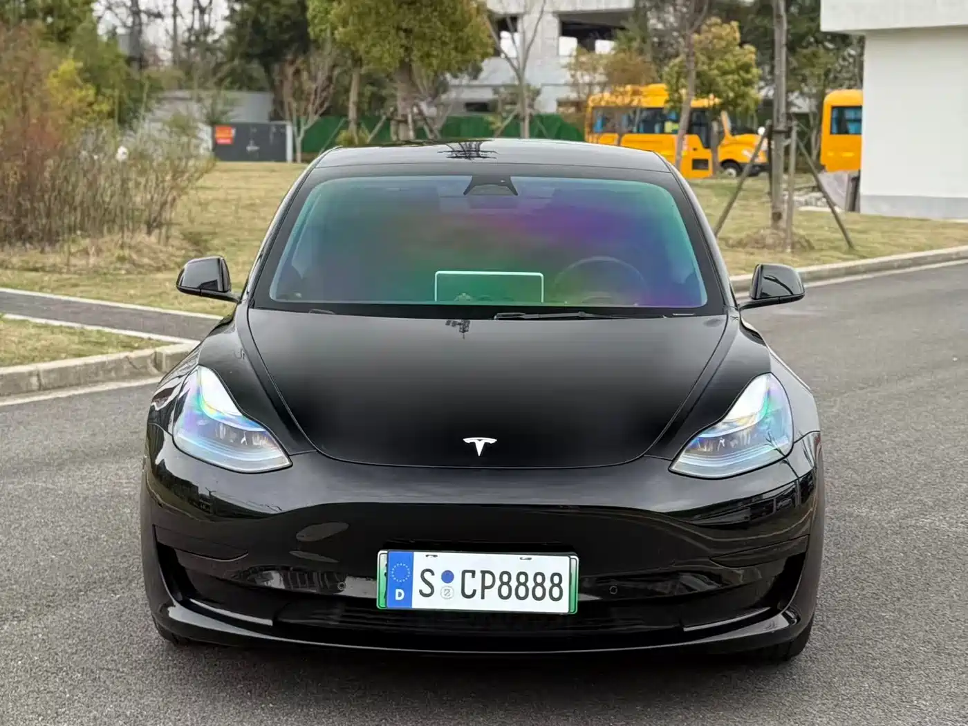 TESLA MODEL 3