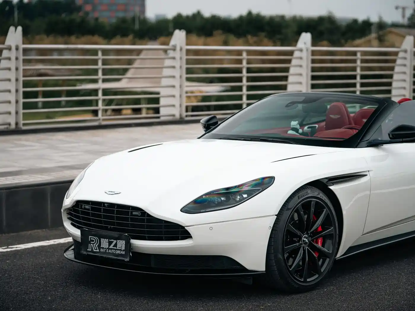 Aston Martin DB11 2019 4.0T V8 Volante фото 9