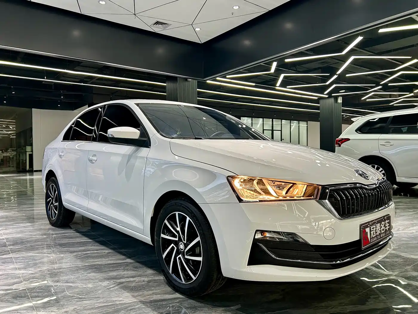 Škoda Rapid 2022 1.5L Automatic Comfort Edition фото 3