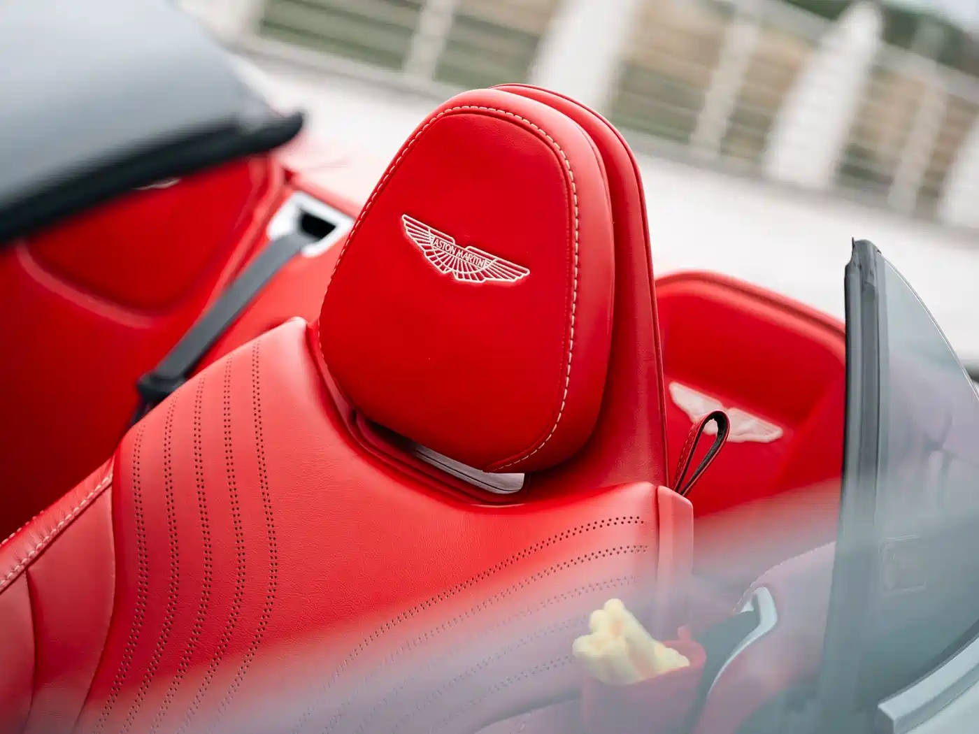 Aston Martin DB11 2019 4.0T V8 Volante фото 16
