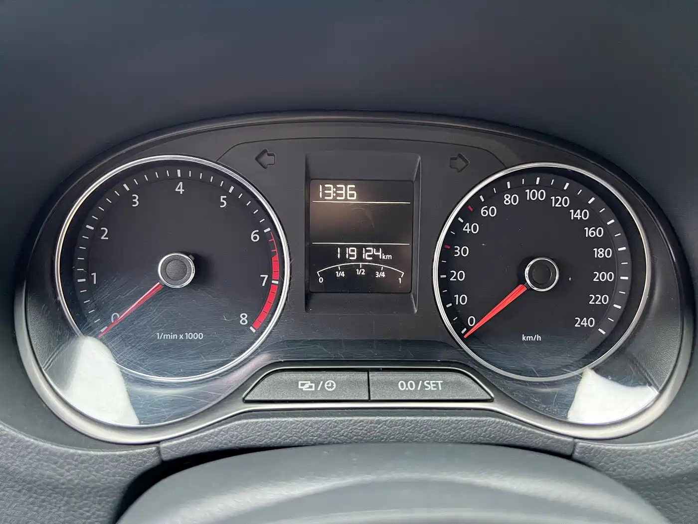 Volkswagen Polo 2014 1.6L Automatic Comfort Edition фото 15
