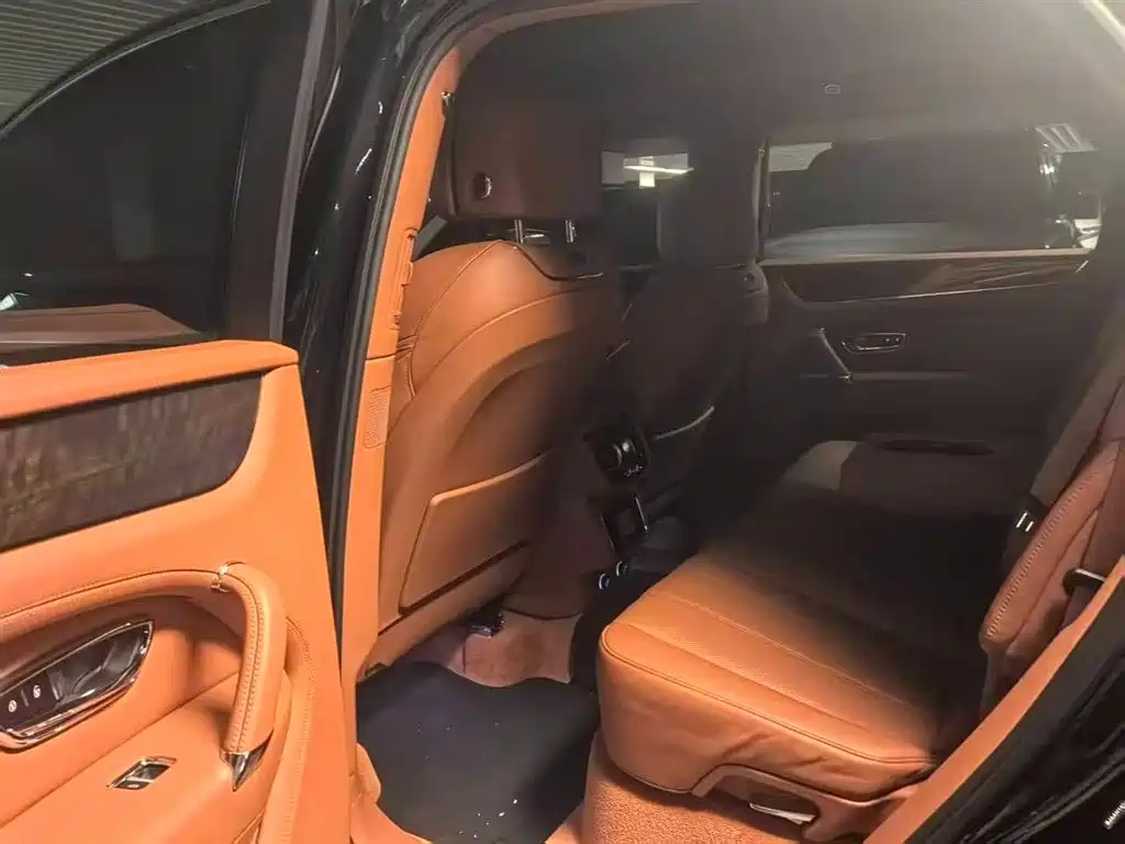 Bentley Bentayga Hybrid 2019 3.0T PHEV фото 7