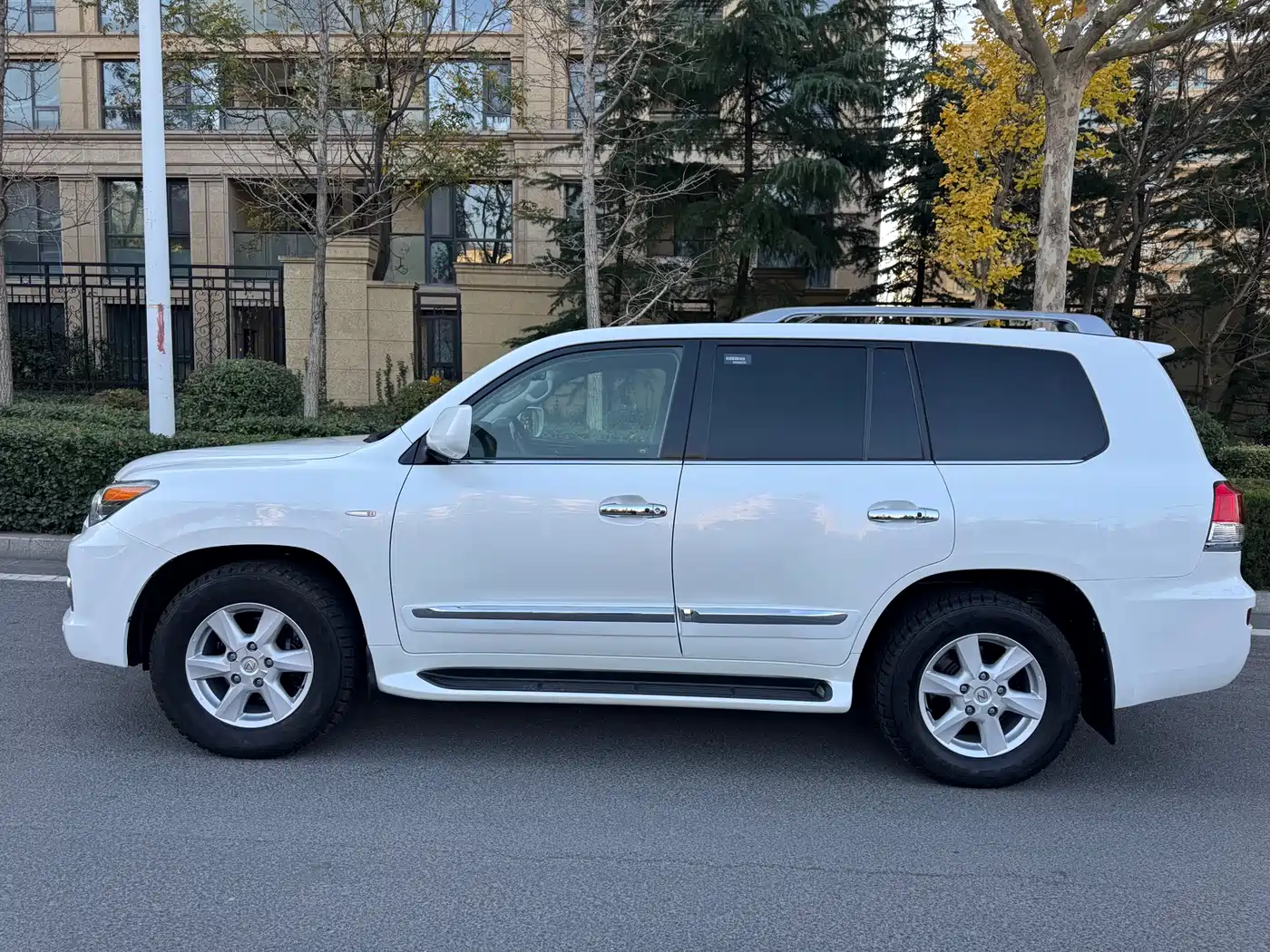 Lexus LX 2012 Model 570 фото 8