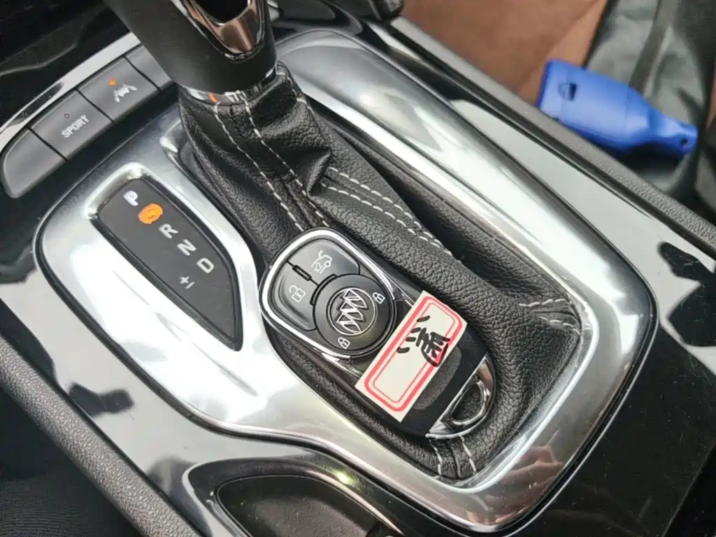 Photo 9 - Buick Regal