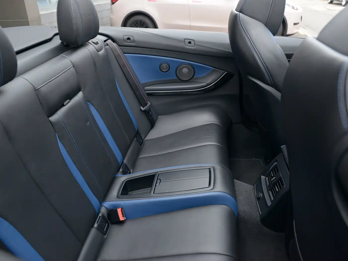 BMW M4 2017 M4 Convertible Fans Limited Edition фото 6