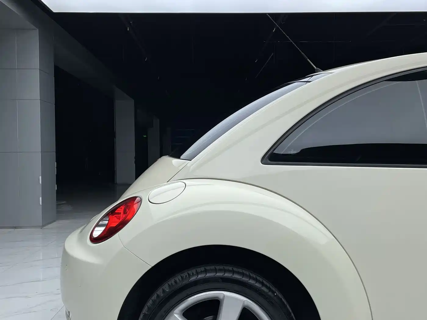 Volkswagen Beetle 2008 1.8T AT Luxury фото 15