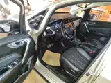Фото 13 - Geely Vision X3