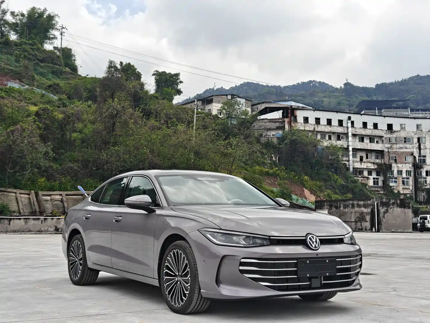 VOLKSWAGEN PASSAT