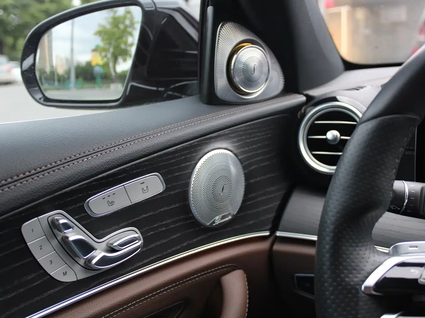 Mercedes-Benz E-Class 2022 E 300 L Sport Luxury фото 19