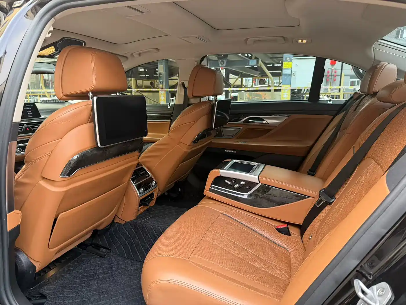 BMW 7 Series 2018 740Li Leading Type Excellence Package фото 5