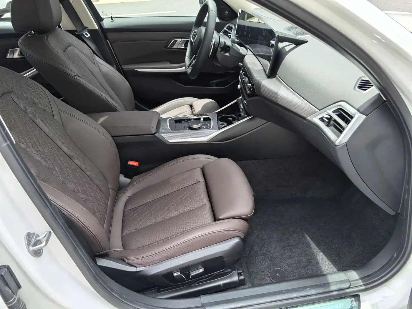 BMW 3 Series 2026 2026 330Li M Sport Shadowline Package