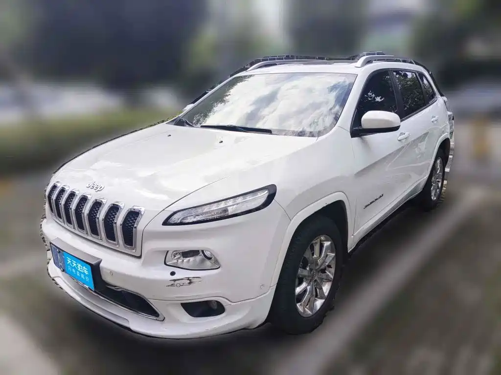 Jeep Cherokee 2017 2.4L Superior Edition