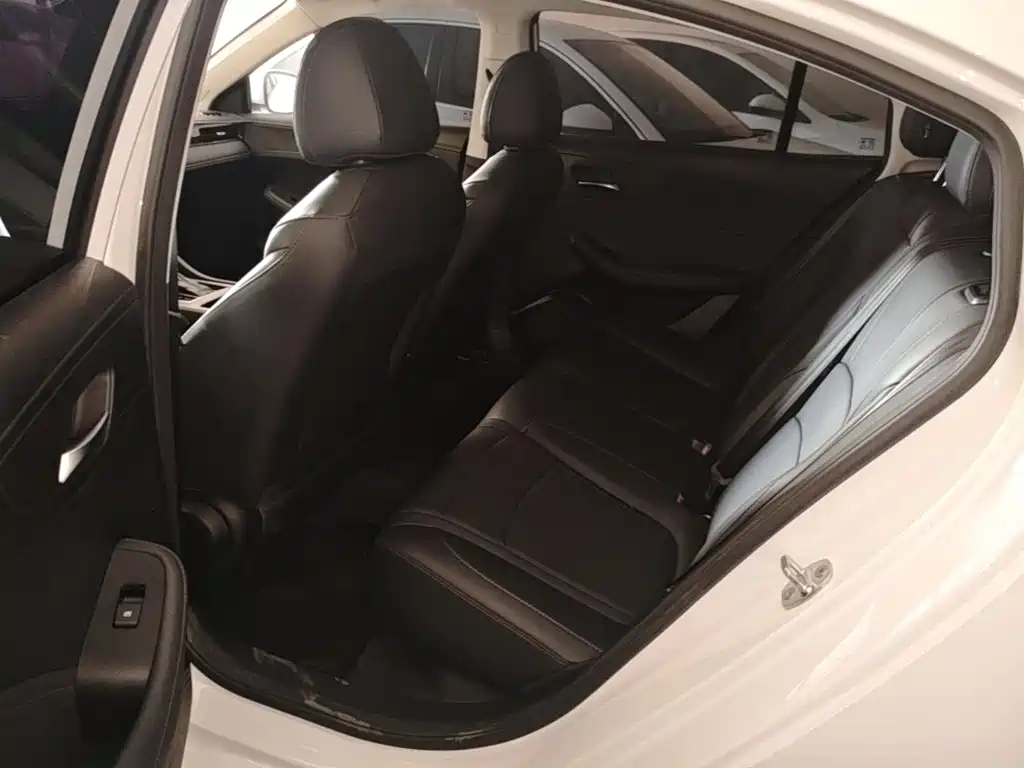 Photo 17 - Roewe i5