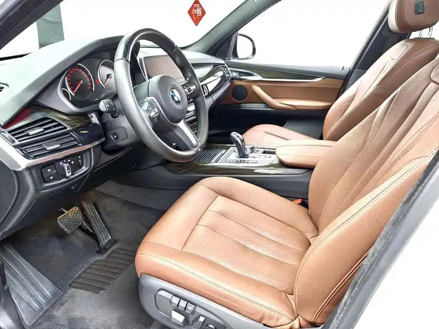 Photo 4 - BMW X5 (Import)