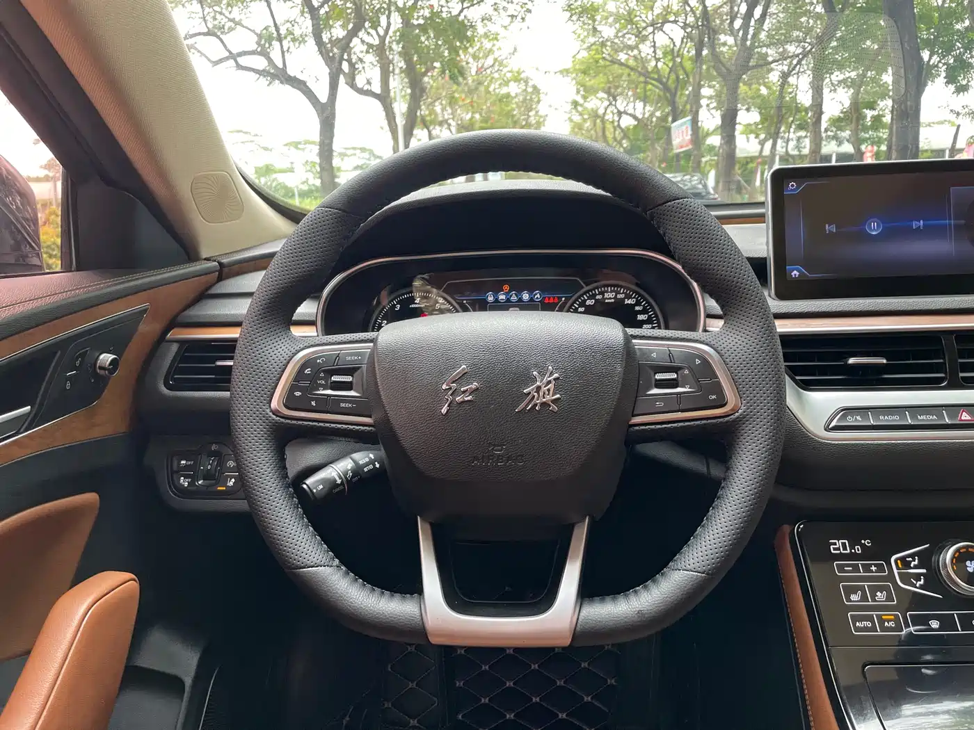 Hongqi H5 2018 Model 30TD Smart Connect Royal 60th Anniversary Edition фото 17