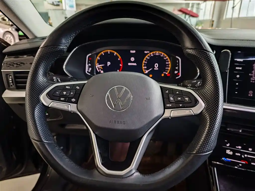 Volkswagen Passat 2022 330TSI Starlight Elite Edition фото 13