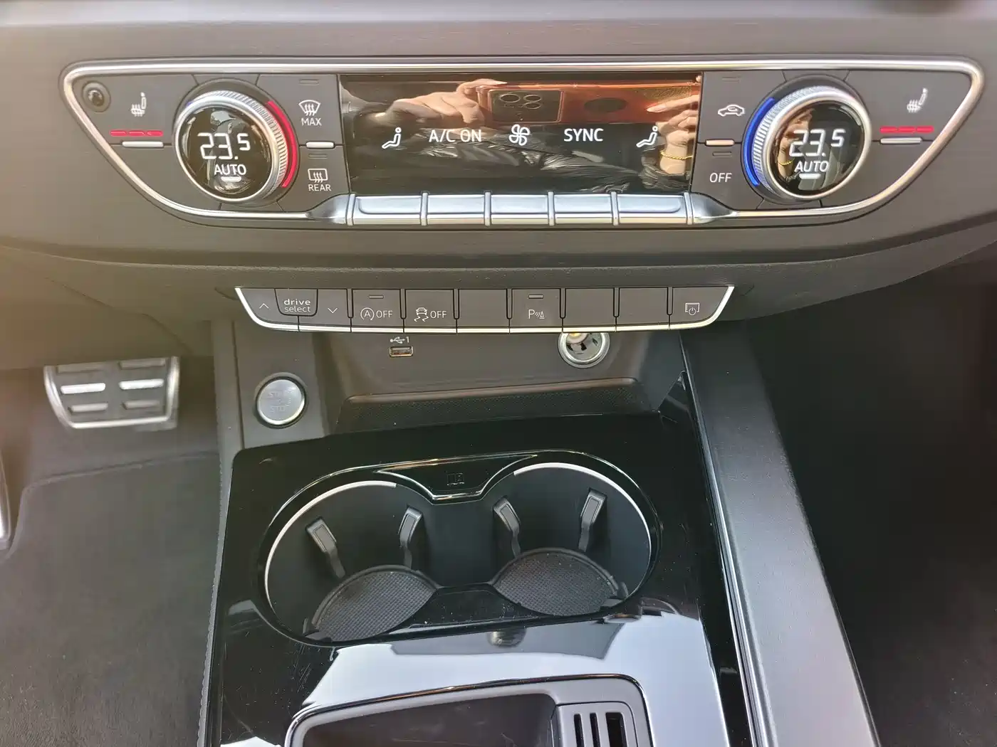 Audi A4L 2024 40 TFSI Luxury Dynamic фото 18