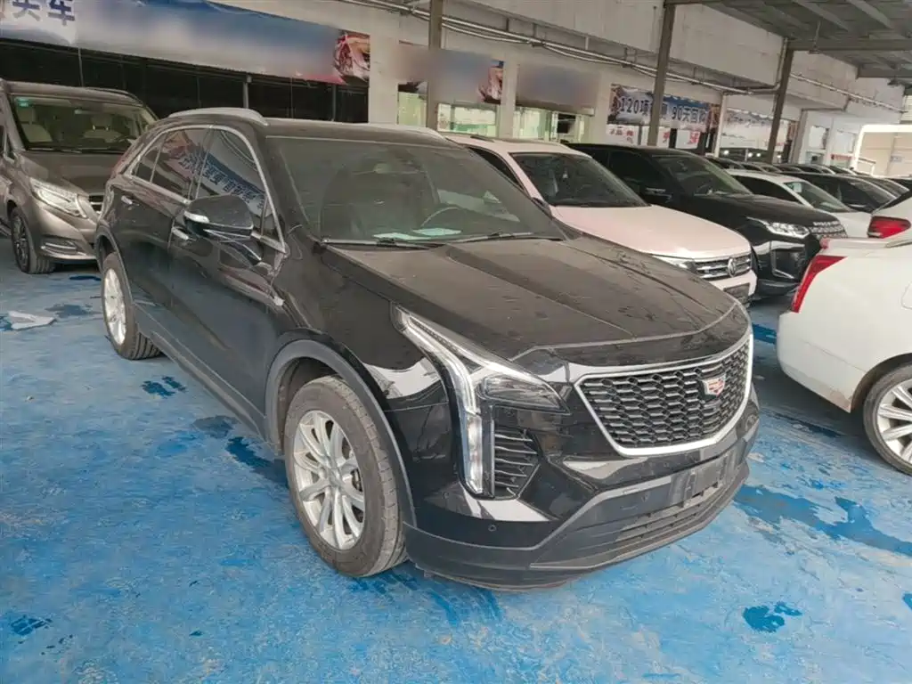 CADILLAC XT4