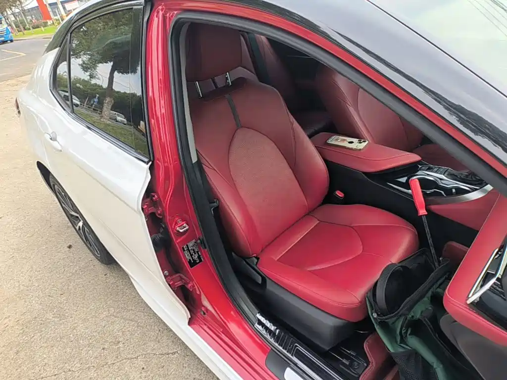 Photo 25 - Toyota Camry