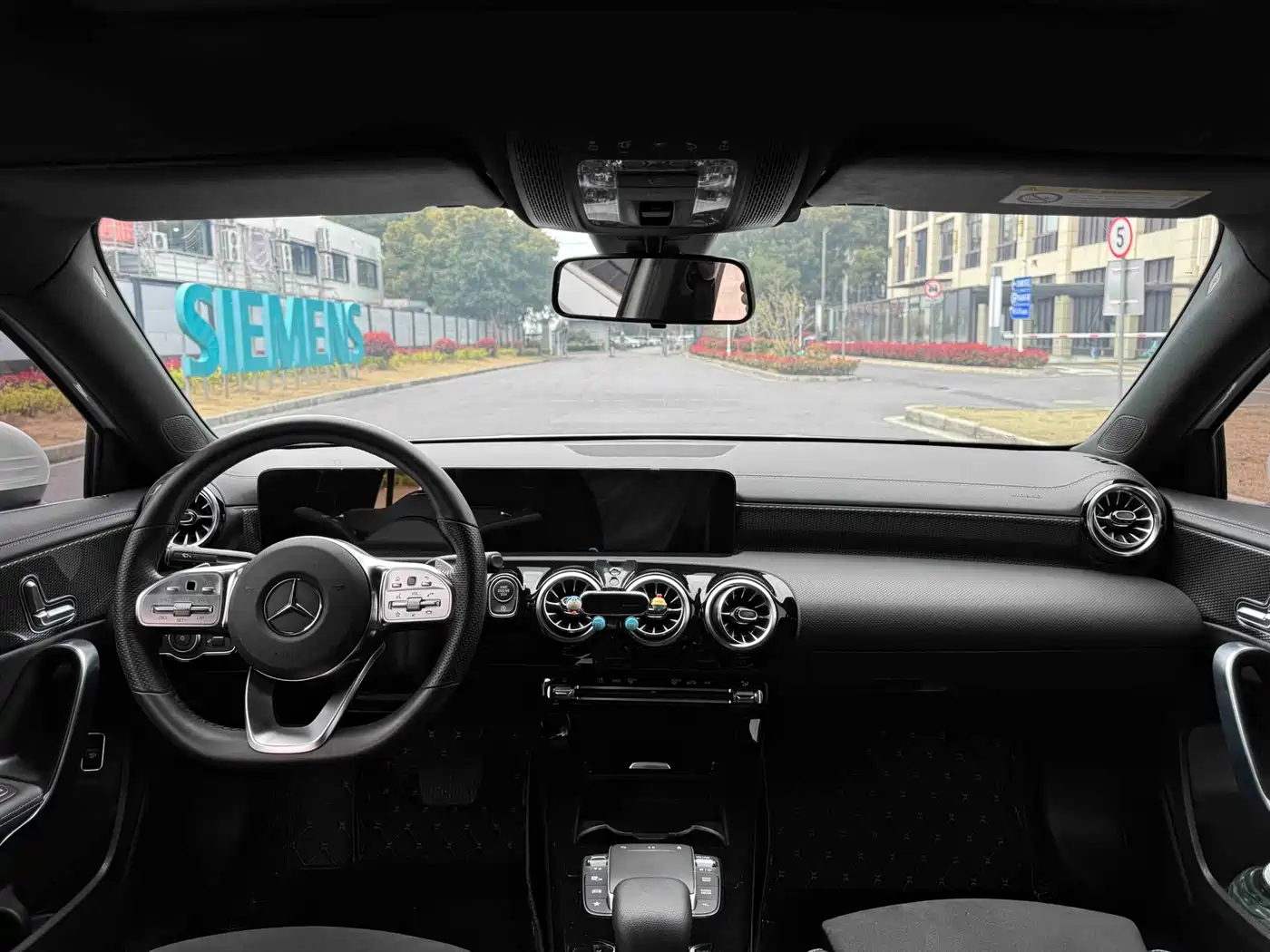 Mercedes-Benz A-Class 2021 A 200 L Sport Sedan Fashion Edition фото 14