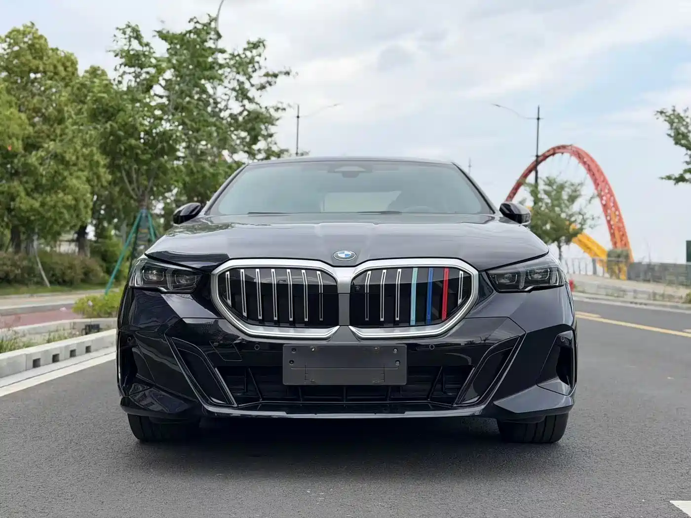 BMW 5 Series 2024 530Li Leading M Sport Package фото 2