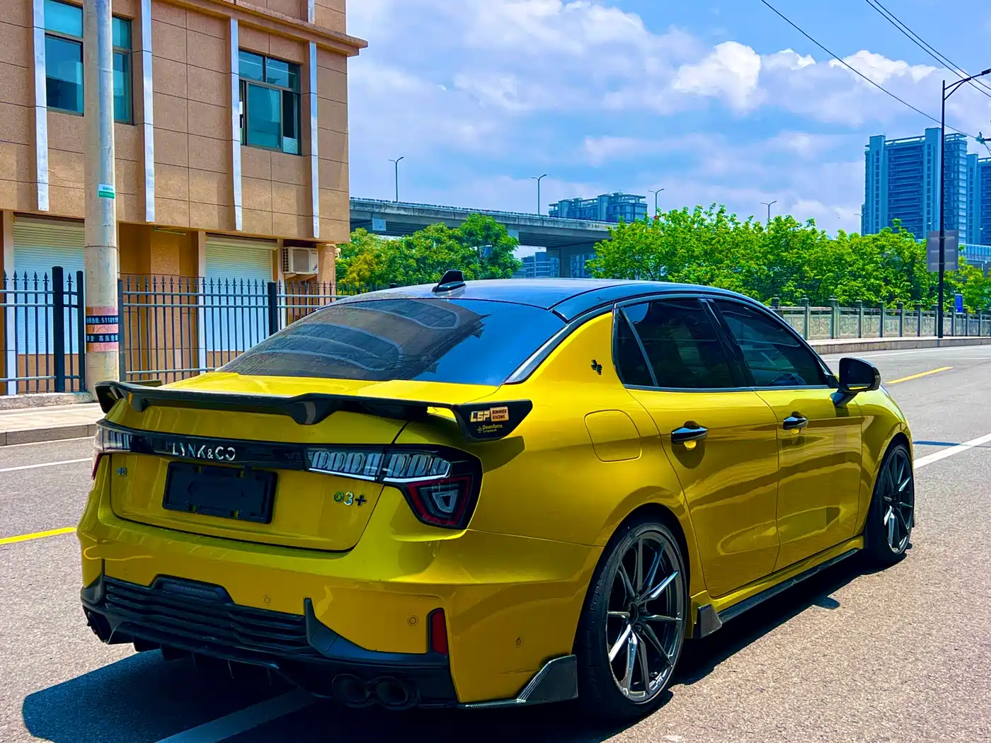 Lynk & Co 03 2021 03+ 2.0TD Auto Wind Rider Edition фото 9