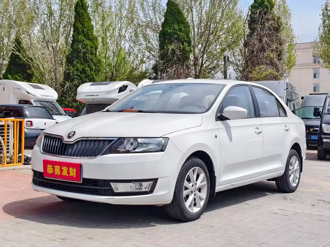 Škoda Rapid 2016 1.6L Automatic Pioneer Edition